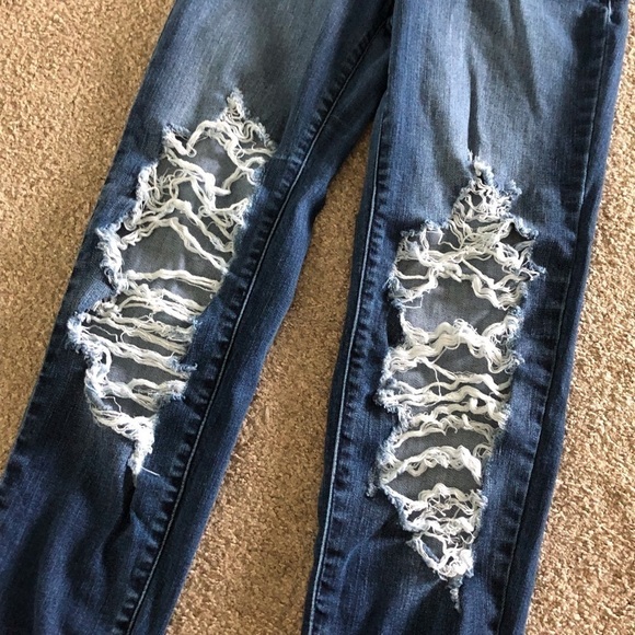 KanCan distressed skinny jeans with raw hem in size 27 - Picture 3 of 6